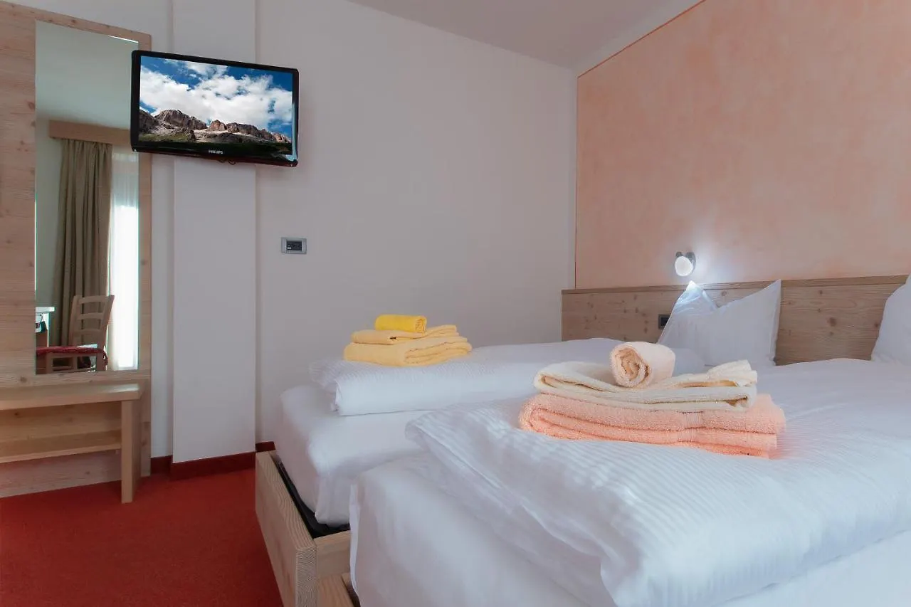 **  Hotel B&B Monica Arabba Italia