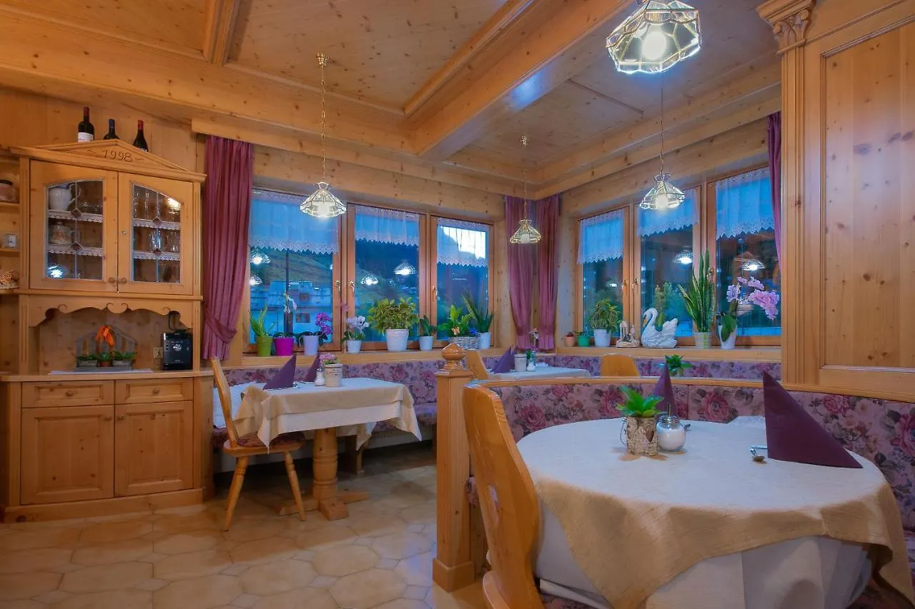 **  Hotel B&B Monica Arabba Italia