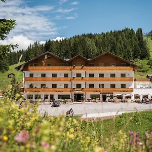 Hotel Laguscei Dolomites Mountain, Arabba